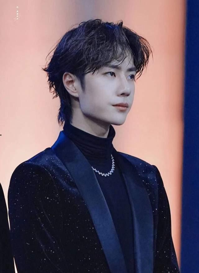 男星爆料肖战王一博视频,兄弟情深，幕后故事引热议